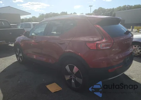 2019 Volvo Xc40 T5 Momentum z USA, uszkodzony, nr VIN YV4162UK1K2074820
